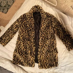 FAUX FUR LEOPARD PRINT